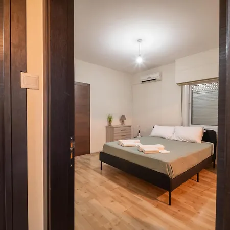Liora 2 Bedroom In With Balcony 5gbps Fiber Wifi Private Parking And Air Conditioning Just 250m From The Limasol