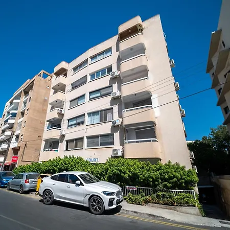 Liora 2 Bedroom In With Balcony 5gbps Fiber Wifi Private Parking And Air Conditioning Just 250m From The Appartement