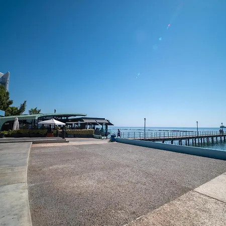 Liora 2 Bedroom In With Balcony 5gbps Fiber Wifi Private Parking And Air Conditioning Just 250m From The * Limassol