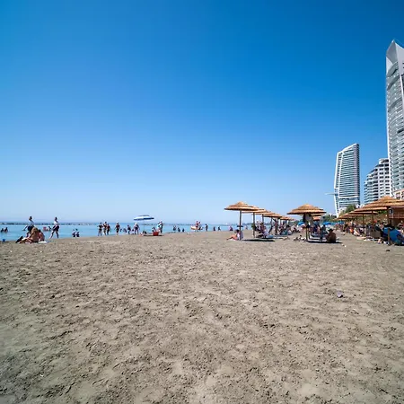 Liora 2 Bedroom In With Balcony 5gbps Fiber Wifi Private Parking And Air Conditioning Just 250m From The Limassol