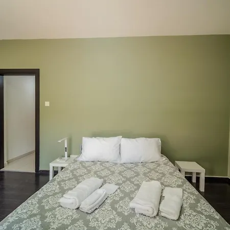 Liora 2 Bedroom In With Balcony 5gbps Fiber Wifi Private Parking And Air Conditioning Just 250m From The Apartamento *