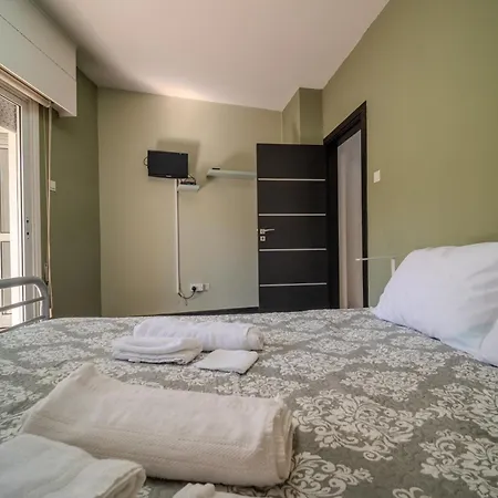 Liora 2 Bedroom In With Balcony 5gbps Fiber Wifi Private Parking And Air Conditioning Just 250m From The Apartamento *